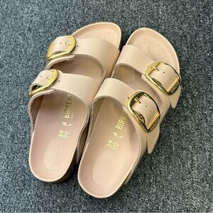 Birkenstock Arizona Hammered Big Buckle size 39 Color: High Shine New Beige